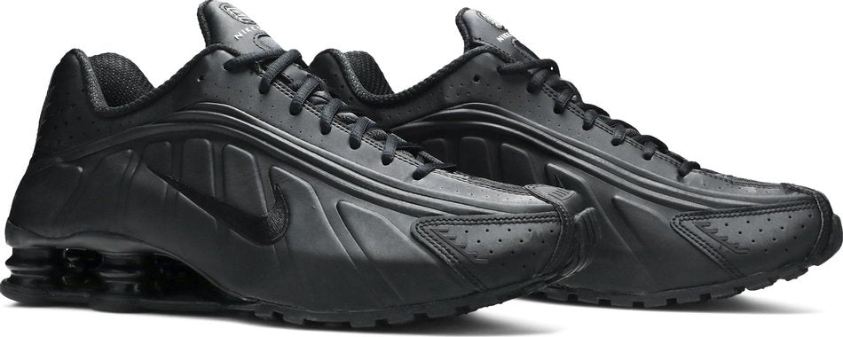Shox R4 'Triple Black' 104265-044